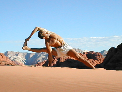 No photographer credited via http://yogadudes.tumblr.com