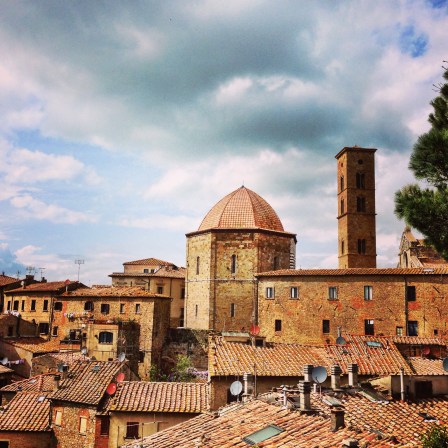© Life Love and Yoga 2013, Volterra